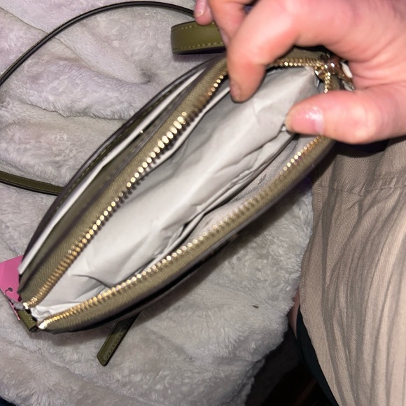 BNWT KATE SPADE GREEN MEDIUM SIZED PURSE - Picture 3 of 3